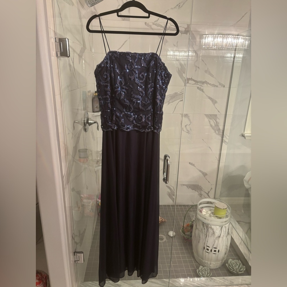 Cache mother of the bride formal gown size 16 navy blue tasteful & elegant🦋